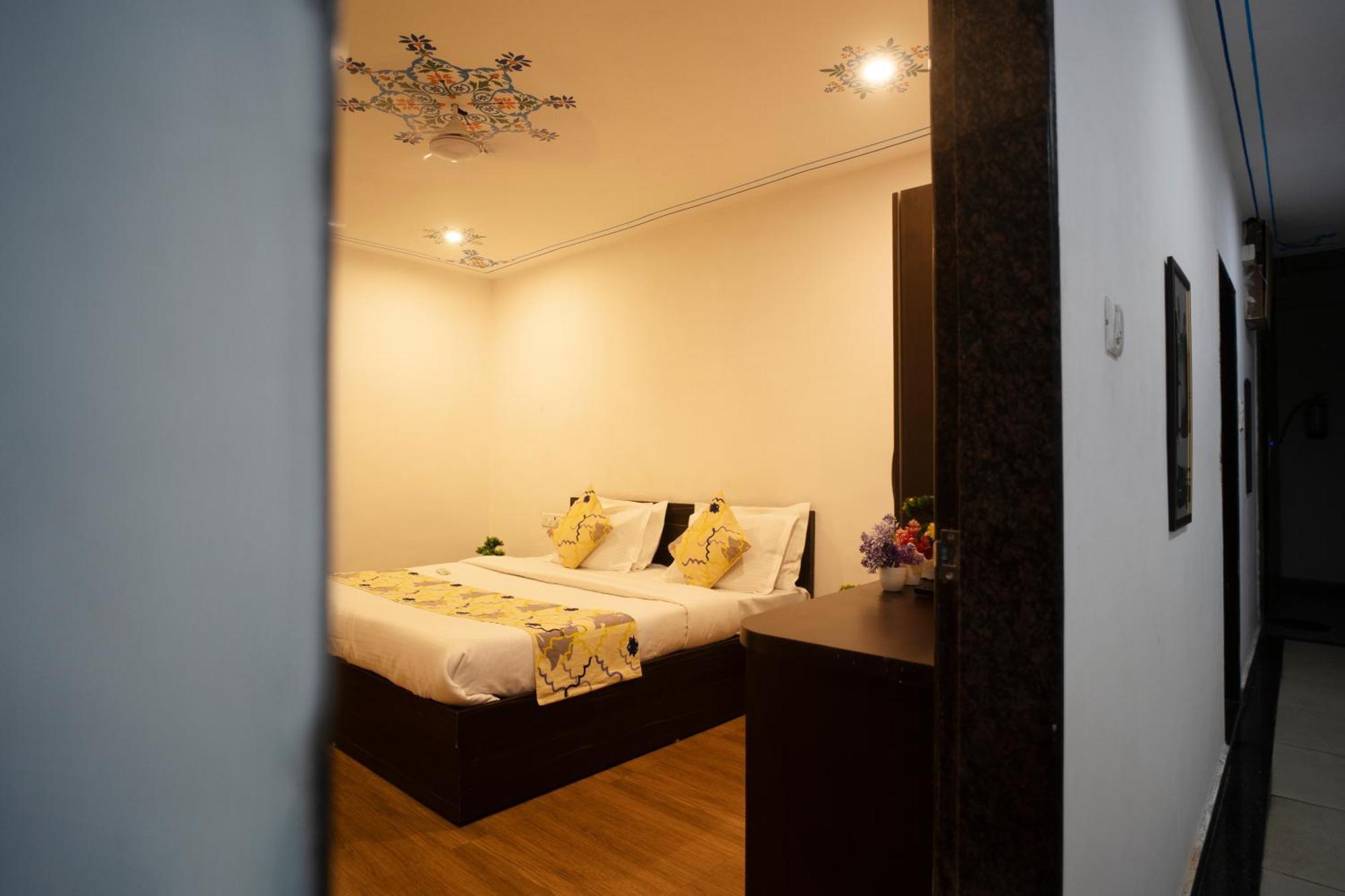 Tripli Hotels Arunoday Palace 烏代浦 外观 照片