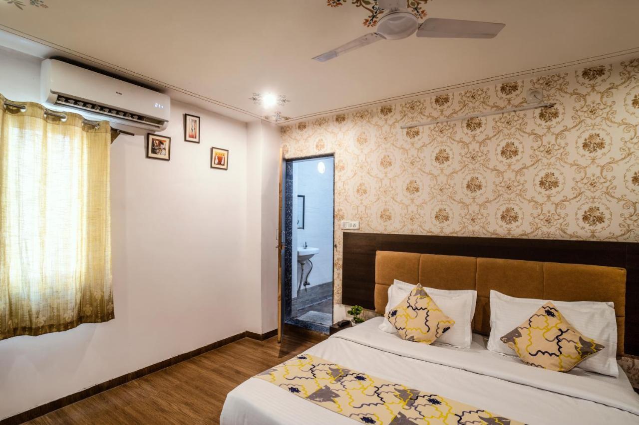 Tripli Hotels Arunoday Palace 烏代浦 外观 照片
