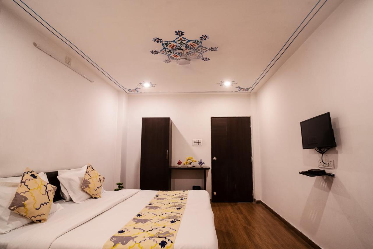 Tripli Hotels Arunoday Palace 烏代浦 外观 照片