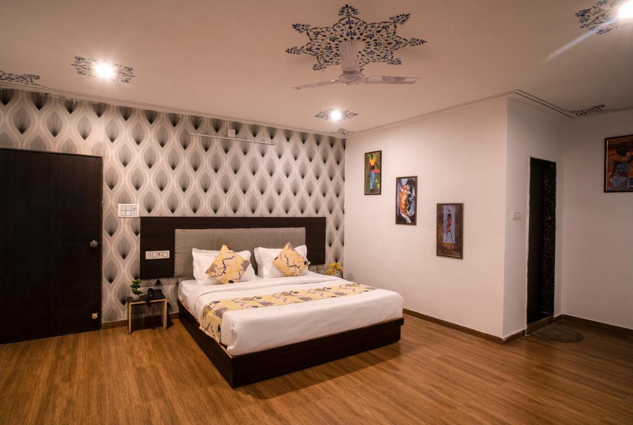 Tripli Hotels Arunoday Palace 烏代浦 外观 照片