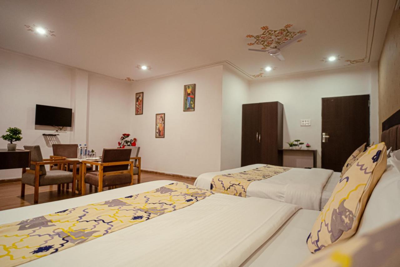 Tripli Hotels Arunoday Palace 烏代浦 外观 照片