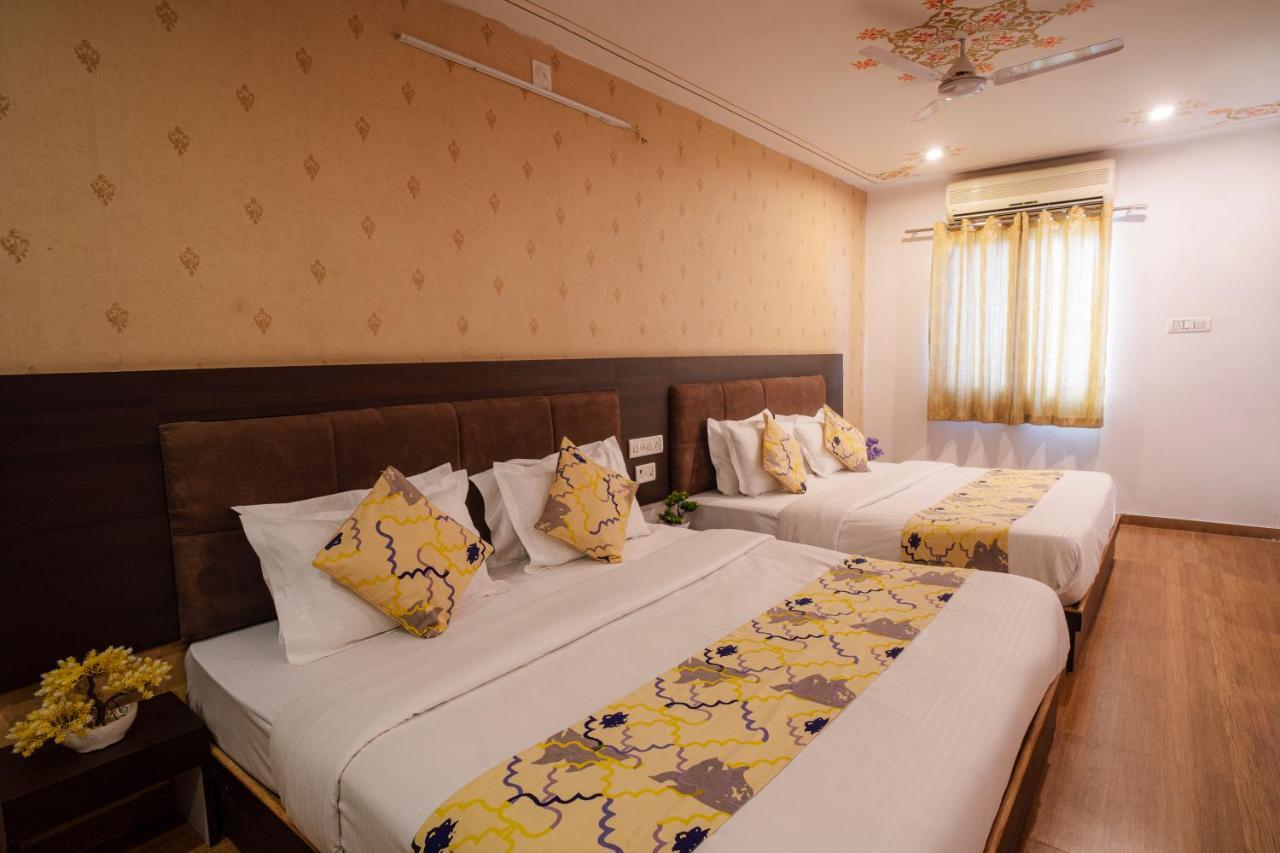 Tripli Hotels Arunoday Palace 烏代浦 外观 照片